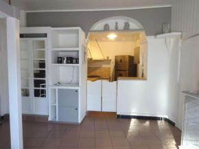 BEAU STUDIO pour 4 p à 5 mn de la plage